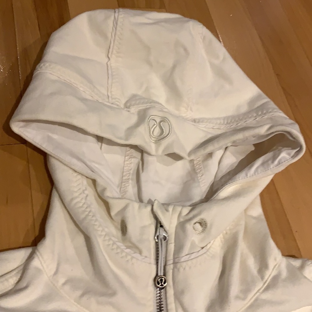Lululemon Off White Live Simply Jacket GUC - size 2 - Picture 10 of 17